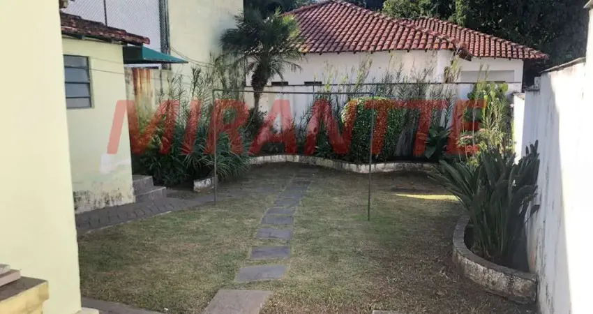 Sobrado de 220m² com 3 quartos em Horto Florestal