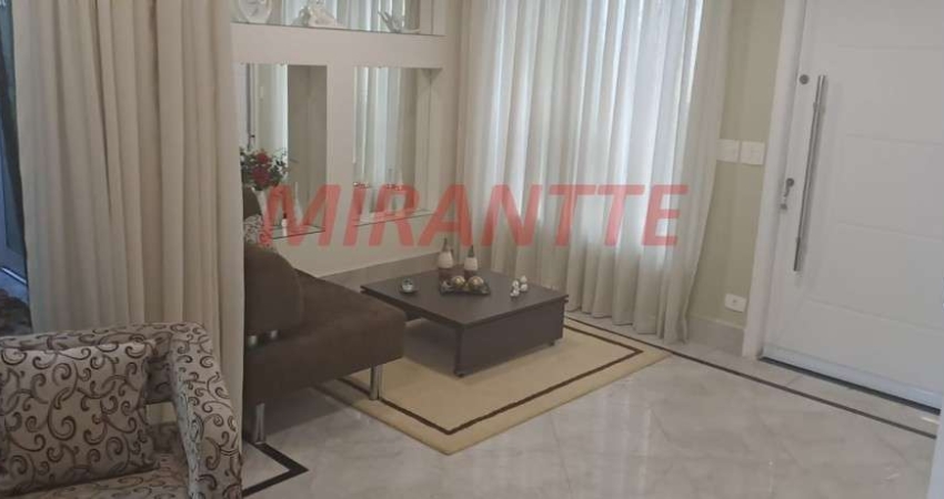 Sobrado de 791m² com 4 quartos em Água Fria