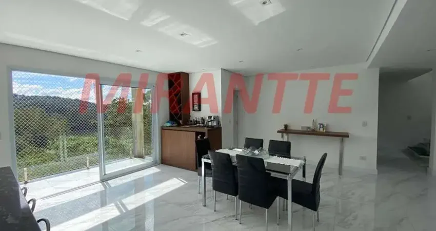 Sobrado de 350m² com 3 quartos em Serra da Cantareira