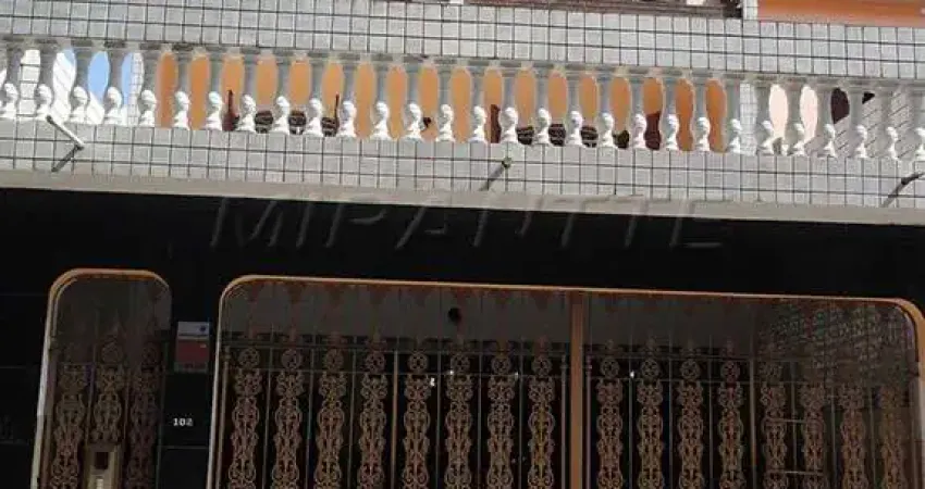 Sobrado de 250m² com 4 quartos em Santana