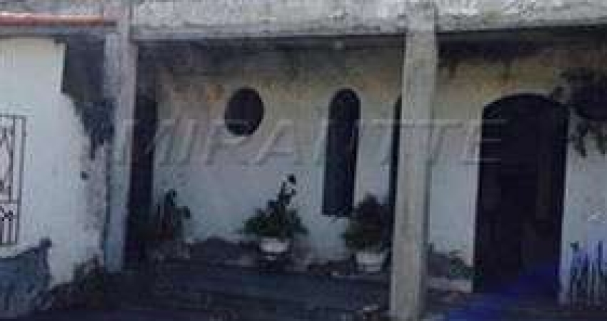 Terreno de 600m² com 6 quartos em Vila Mazzei