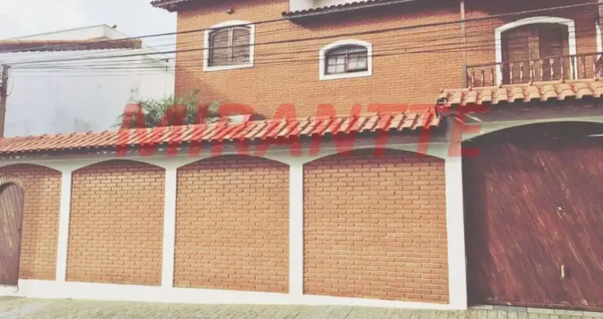 Sobrado de 250m² com 4 quartos em Jardim Três Marias