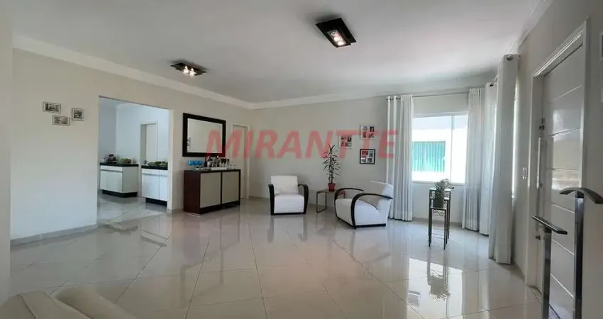 Cond. fechado de 260m² com 4 quartos em Vila Albertina