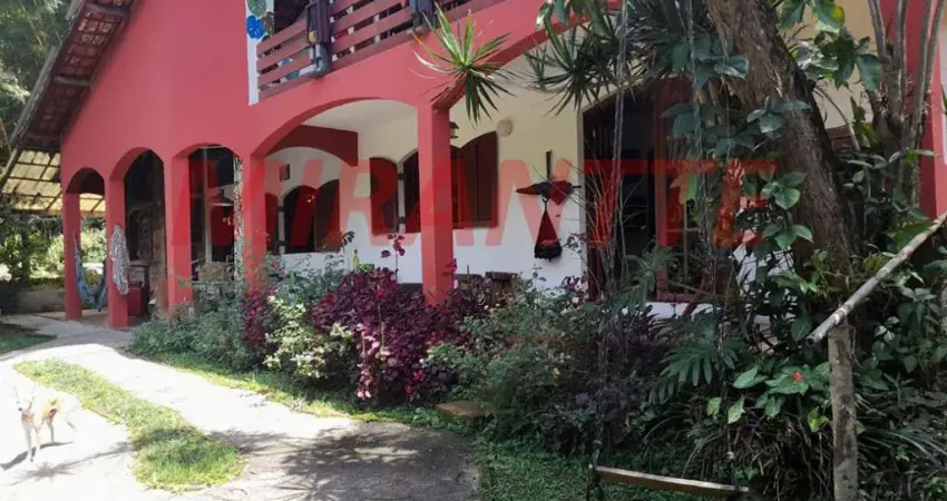 Sobrado de 210m² com 3 quartos em Serra Da Cantareira