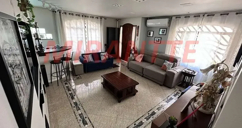 Cond. fechado de 235m² com 3 quartos em Vila Mariza Mazzei