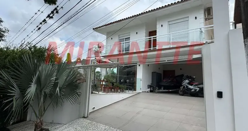 Cond. fechado de 282m² com 4 quartos em Vila Irmaos Arnoni