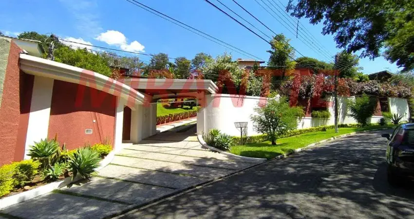 Cond. fechado de 833m² com 6 quartos em Condomínio Flamboyant-B