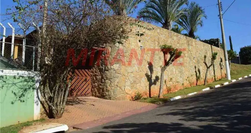 Sobrado de 495m² com 4 quartos em Bom Jesus dos Perdões