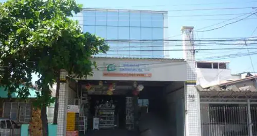 Comercial de 350m² em Vila Baruel