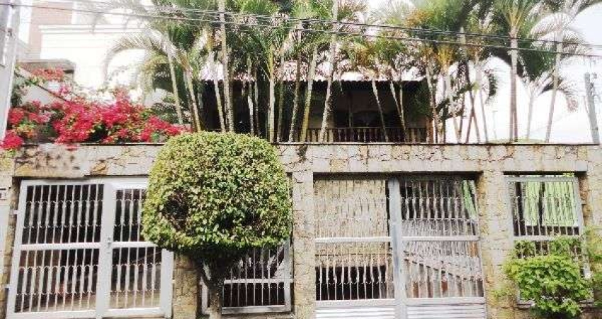 Sobrado de 454m² com 4 quartos em Tremembe