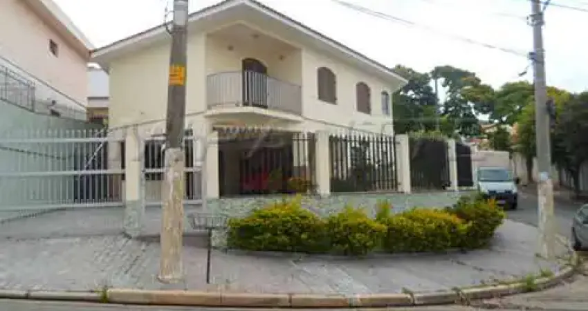 Sobrado de 270m² com 3 quartos em Jardim Guapíra