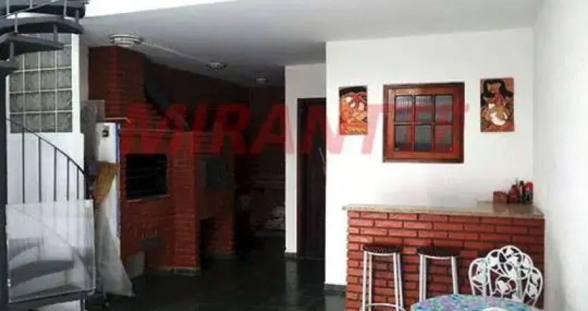 Sobrado de 196m² com 3 quartos em Vila Mazzei