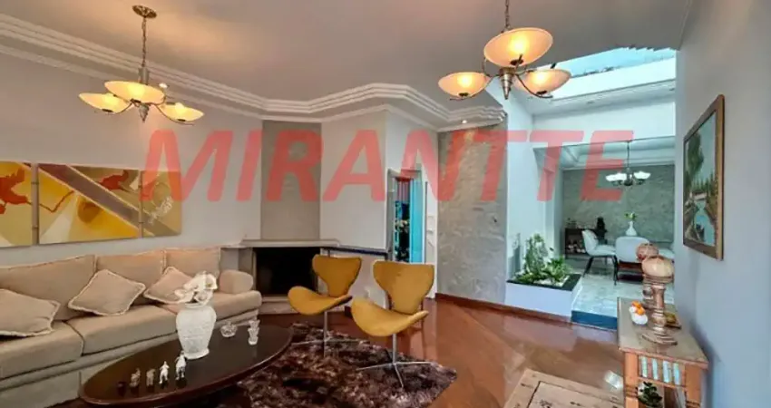 Sobrado de 267m² com 3 quartos em Jardim Bibi