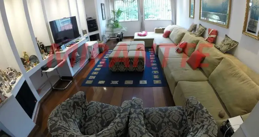 Sobrado de 198m² com 4 quartos em Jardim Kherlakian