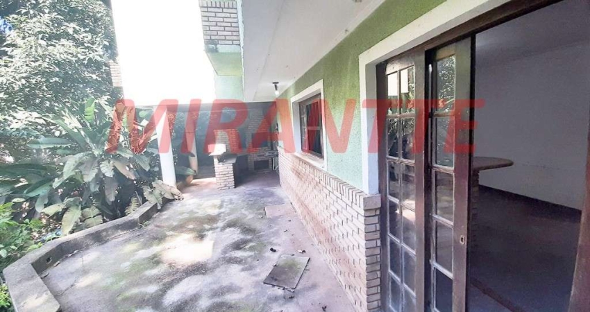 Sobrado de 235m² com 3 quartos em Horto Florestal
