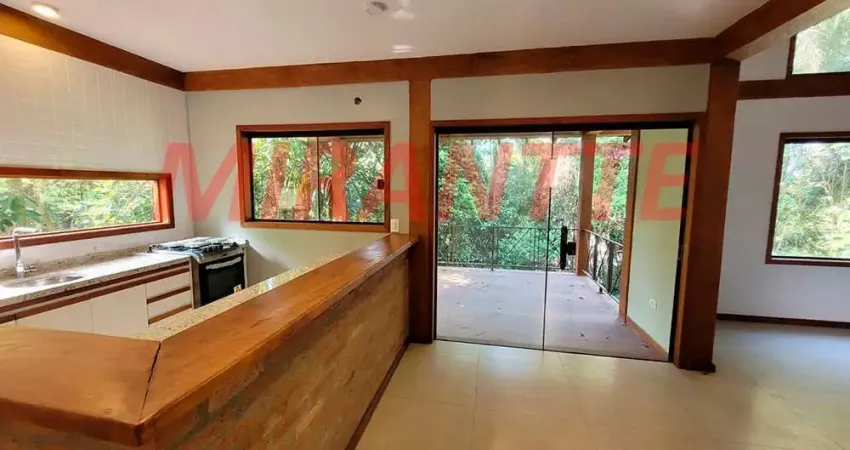 Sobrado de 230m² com 3 quartos em Serra da Cantareira