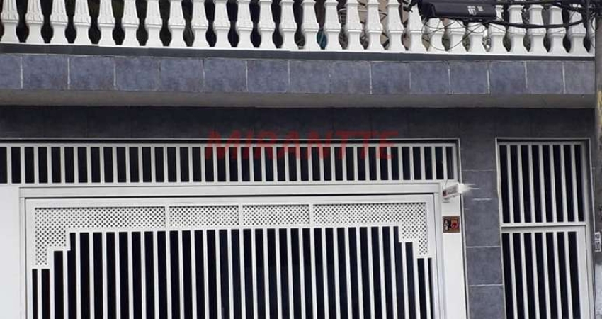 Sobrado de 266m² com 4 quartos em Vila Amalia