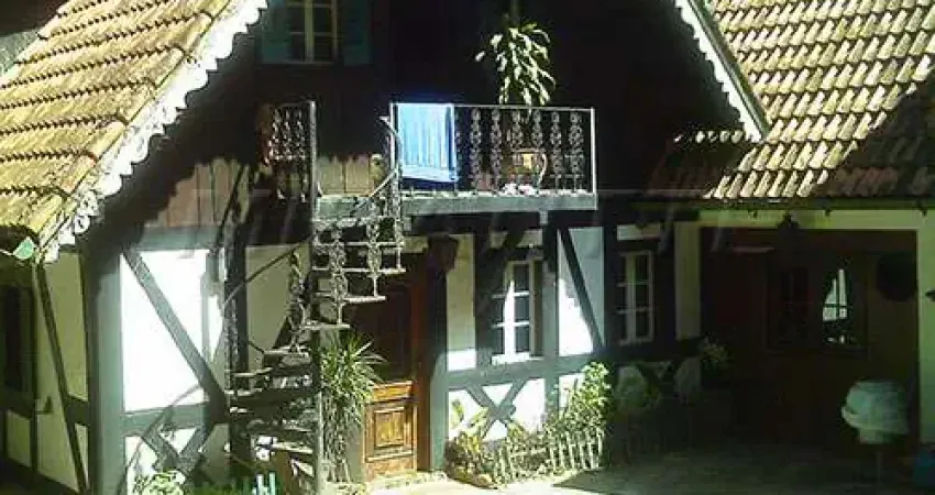 Cond. fechado com 7 quartos em Serra Da Cantareira