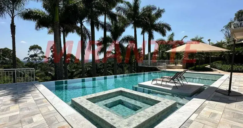 Sobrado de 67.5m² com 6 quartos em Serra Da Cantareira
