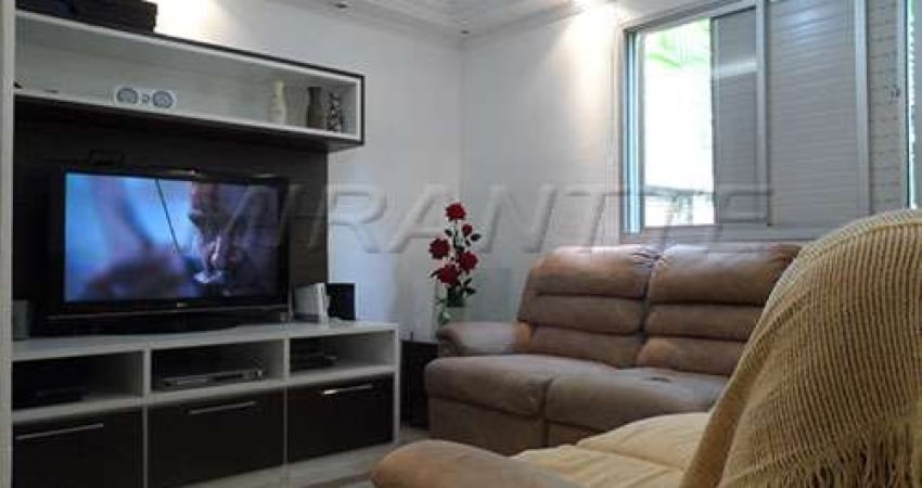 Cond. fechado de 120m² com 3 quartos em Jardim das Flores
