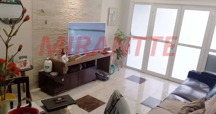 Sobrado de 240m² com 3 quartos em Vila Gustavo