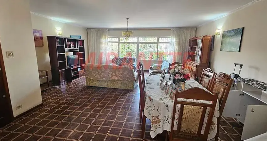 Sobrado de 222m² com 3 quartos em Tremembe
