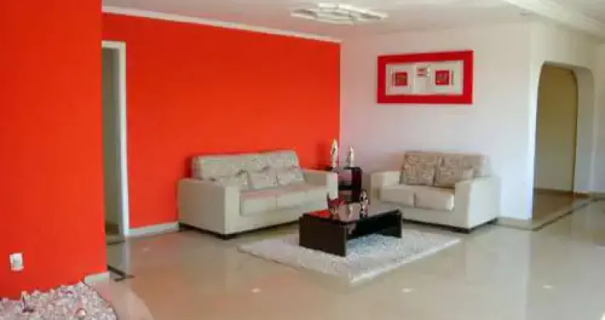 Sobrado com 4 quartos em Jardim Ibiratiba