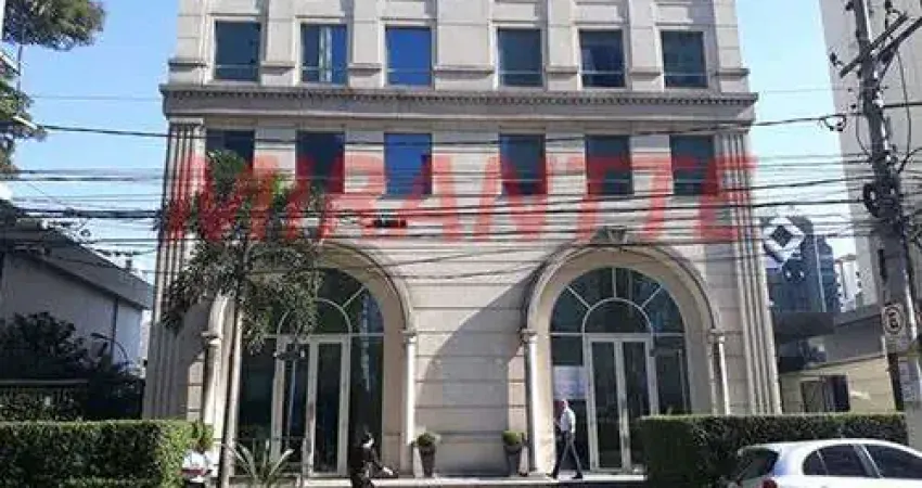 Casa comercial à venda na Avenida Moema, Moema, São Paulo