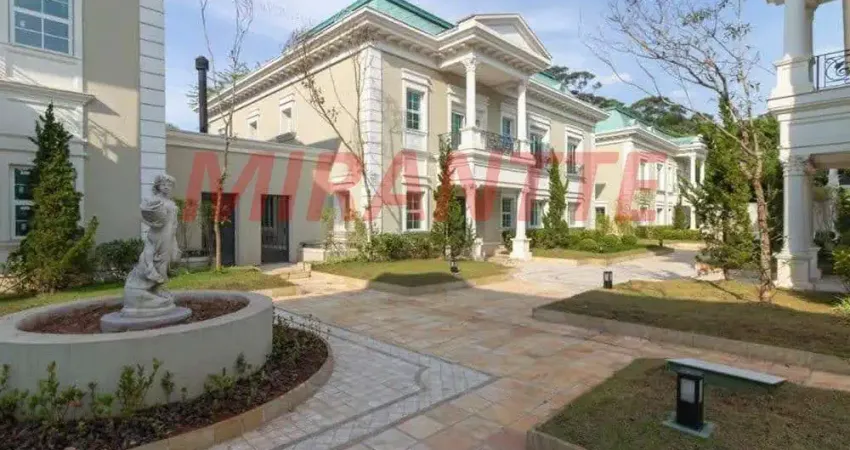 Cond. fechado de 774m² com 5 quartos em Jardim Floresta