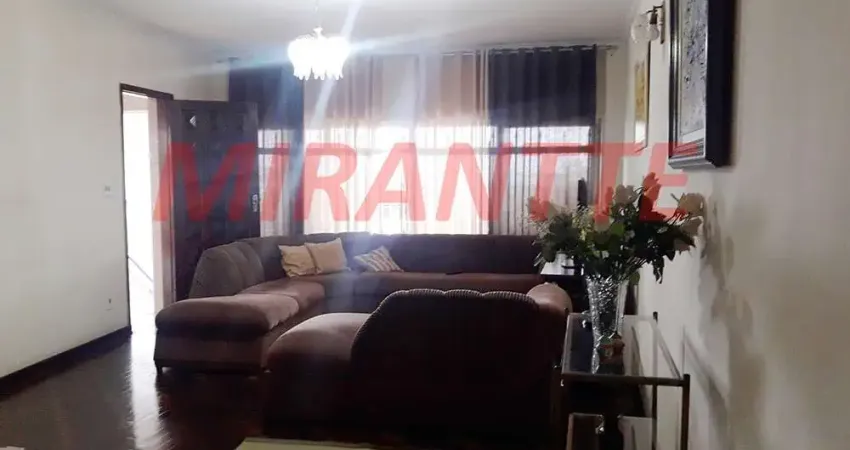 Sobrado de 176m² com 3 quartos em Vila Nivi