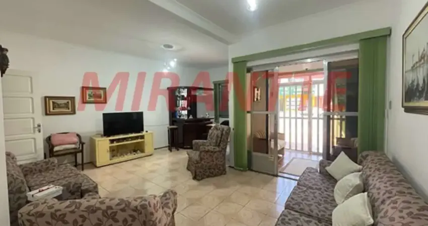 Sobrado de 390m² com 8 quartos em Água Fria