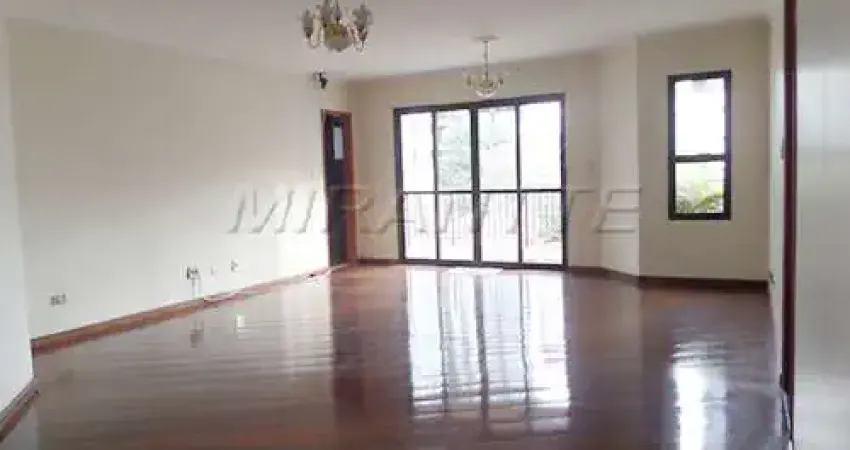 Apartamento de 147m² com 3 quartos em Água Fria