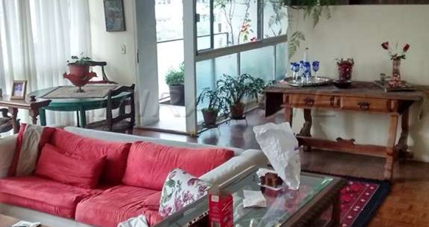 Apartamento de 240m² com 3 quartos em Cerqueira César