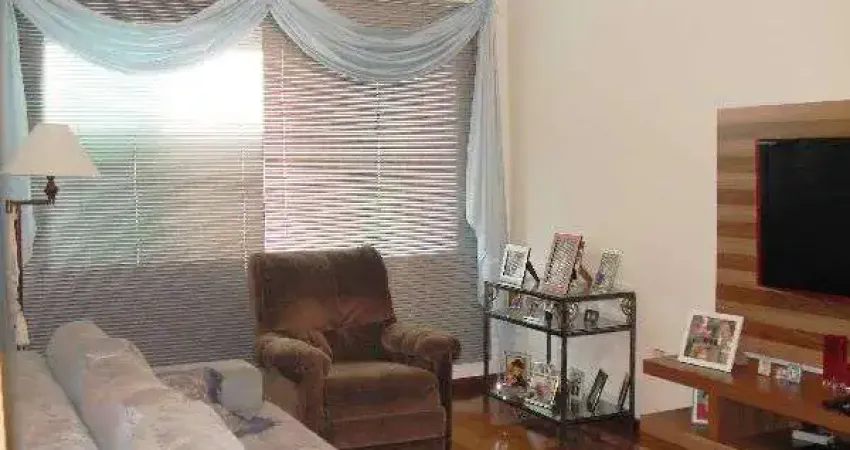 Sobrado de 290m² com 3 quartos em Jardim São Paulo