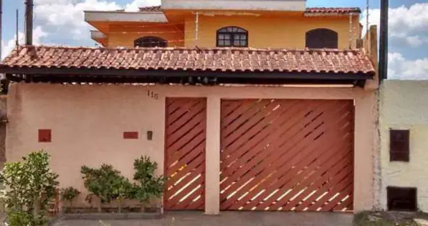Sobrado de 380m² com 4 quartos em Jardim Marilú
