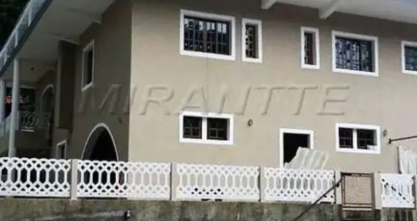 Sobrado de 480m² com 5 quartos em Serra da Cantareira