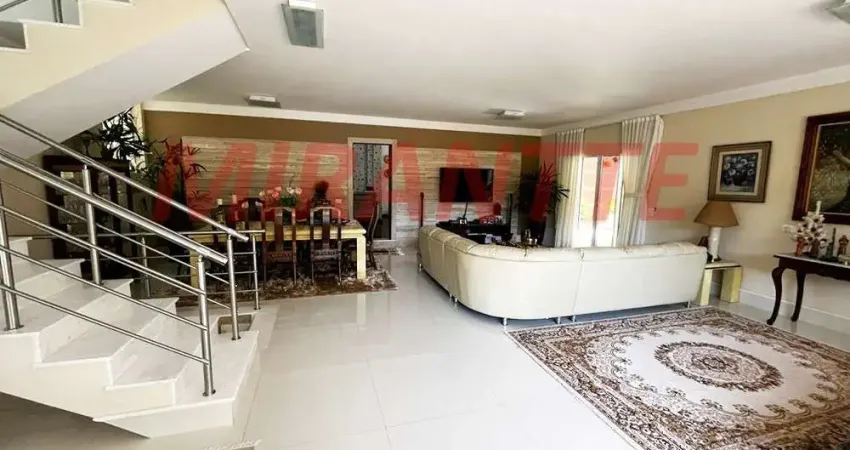 Sobrado de 870m² com 4 quartos em Serra da Cantareira
