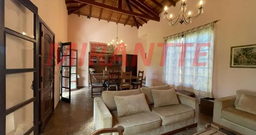 Cond. fechado de 250m² com 4 quartos em Serra da Cantareira