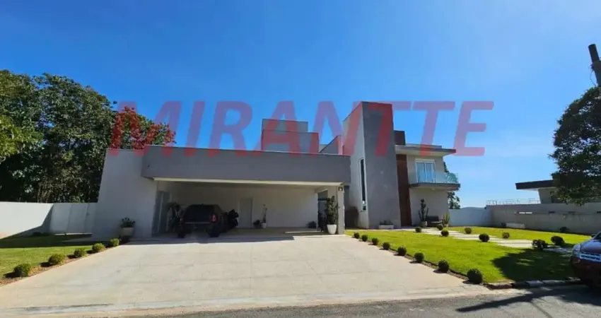 Sobrado de 350m² com 4 quartos em Serra da Cantareira