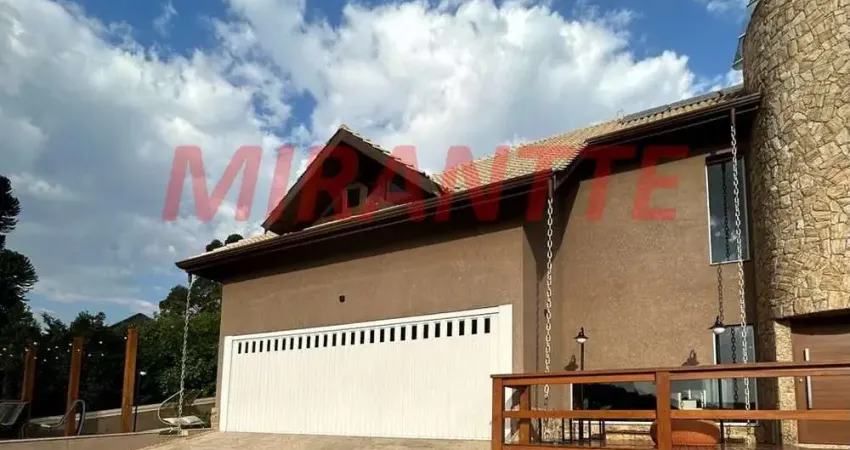 Sobrado de 560m² com 4 quartos em Serra Da Cantareira