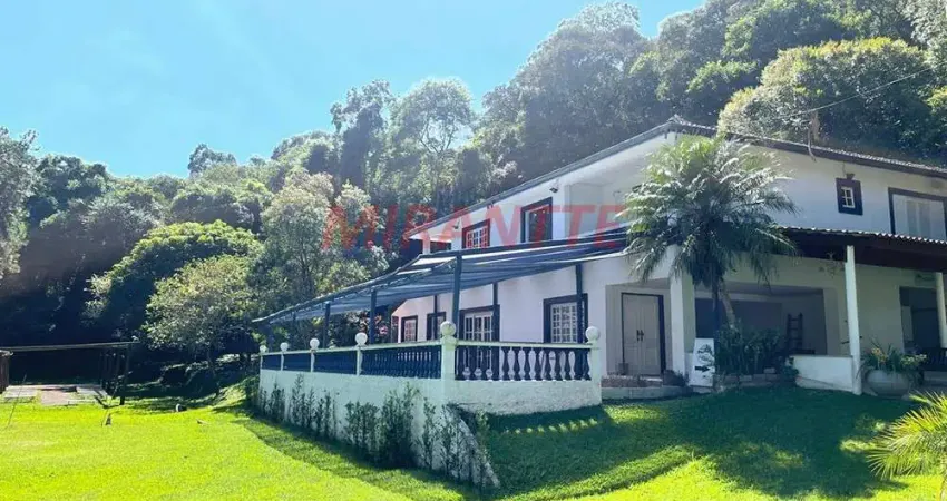 Sobrado de 400m² com 3 quartos em Serra da Cantareira