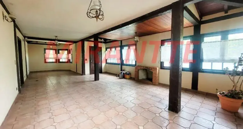 Sobrado de 250m² com 3 quartos em Serra da Cantareira