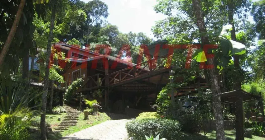 Cond. fechado de 110m² com 2 quartos em Serra da Cantareira