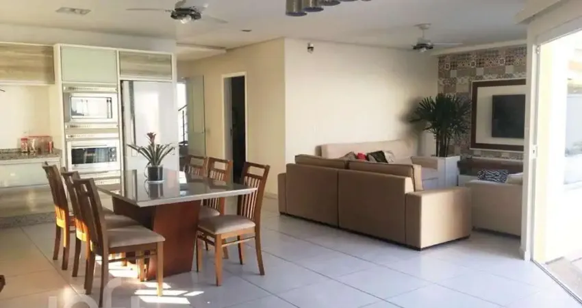 Casa à venda em Ressacada com 321 m², 4 quartos, 1