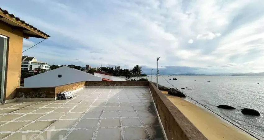 Casa à venda em Cacupé com 235 m², 3 quartos, 1 su