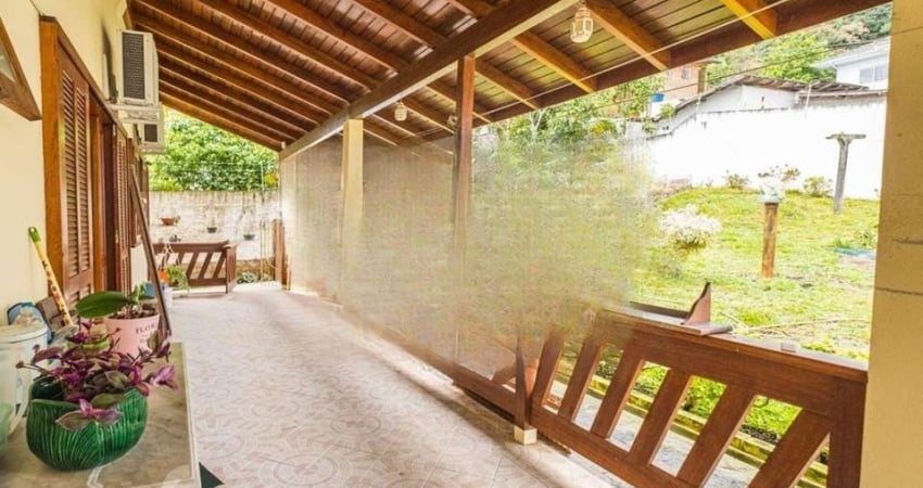 Casa com 4 quartos à venda na Servidão Oscar João Costa, 84, João Paulo, Florianópolis