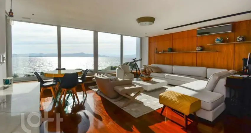 Apartamento à venda em Agronômica com 206 m², 3 qu