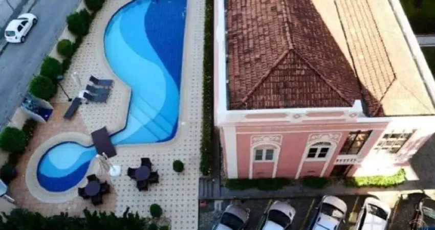 Apartamento de 4 dormitórios na Beira Mar Norte