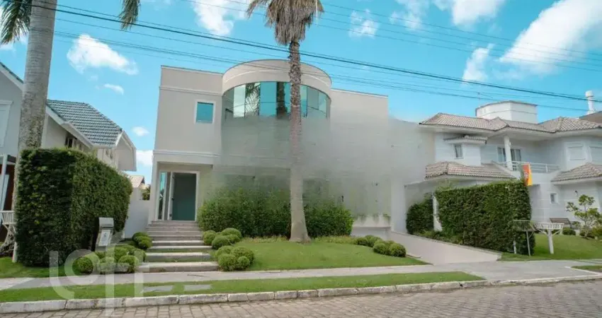 Casa à venda em Jurere Oeste com 450 m², 4 quartos
