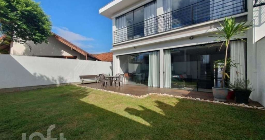 Casa à venda em Lagoa da Conceição com 194 m², 3 q